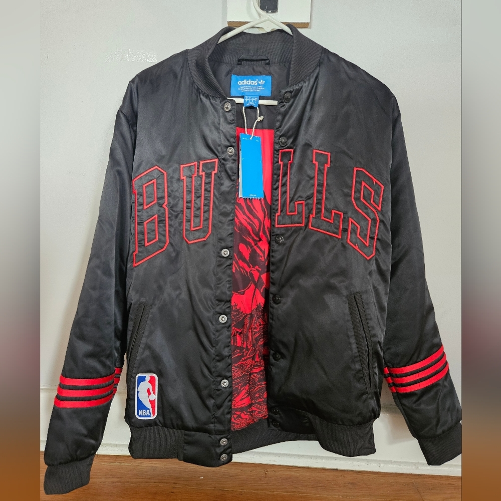 Original Adidas Chicago Bulls Bomber/puffer jacket